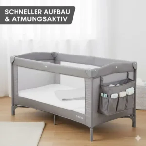 Ein vollständig aufgebautes Bettgitter Reisebett mit Tasche, zeigt seine stabile Struktur und atmungsaktiven Seitennetze.